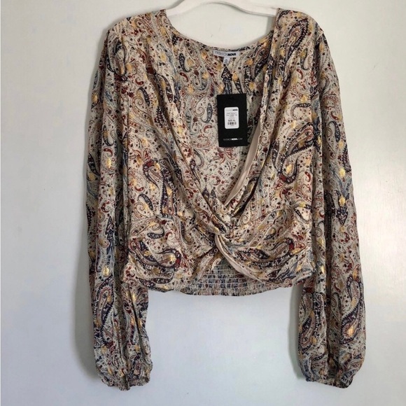 Fashion Nova Twist Front Crop Top - Picture 3 of 4